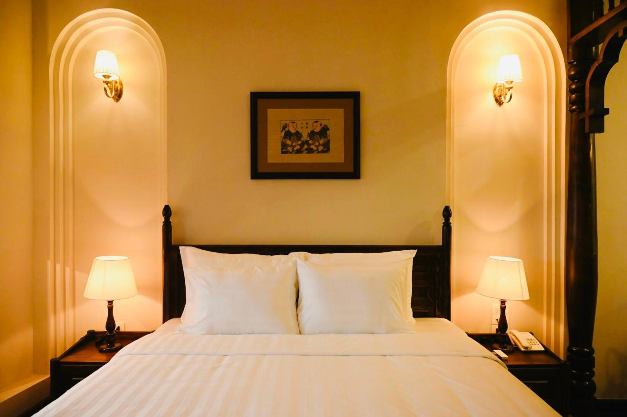 Hotel La Belle Maison 4*